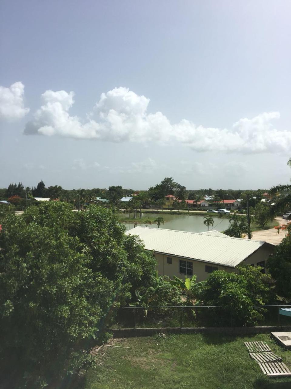 Cozy Lakeview Studio Near Airport Belize City Exterior photo